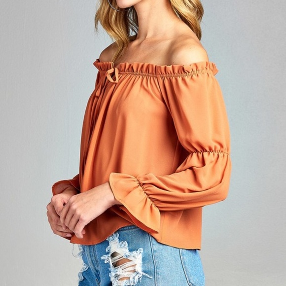❗️Three Left❗️NWT Self tie off shoulder top - Picture 4 of 8